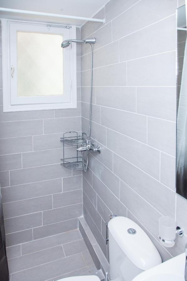 Sunny And Minimal Apt In Glyfada With 3 Bdrm アテネ エクステリア 写真